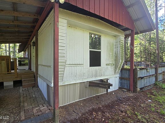 4th image of 3190 NE Quentin Tower Rd