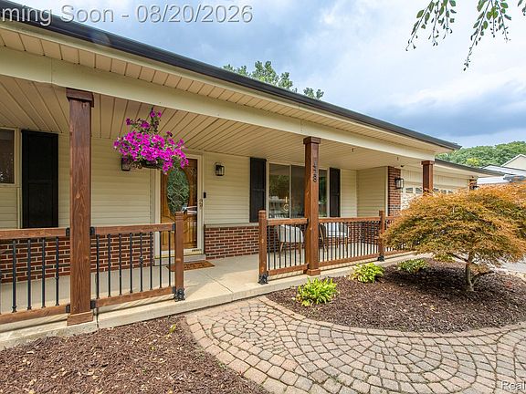 3rd image of 428 Carter Dr