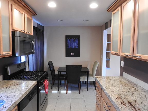 2nd image of 1820 Sycamore St #2