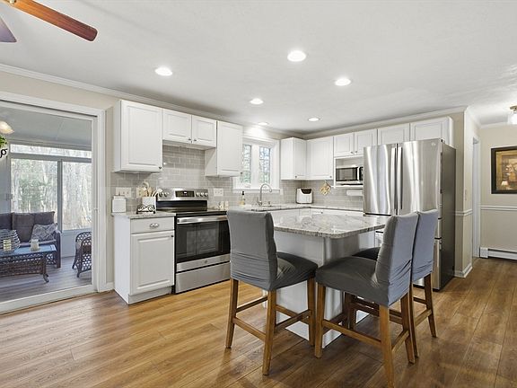 4th image of 53 Forest Hill Dr