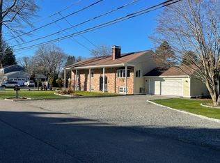 101 Gibson Rd, Bristol, RI 02809