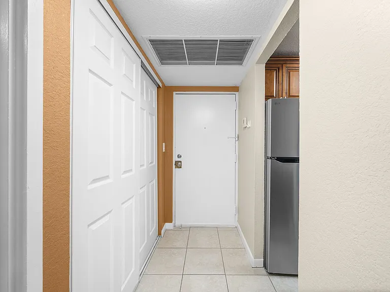 17570 Atlantic Blvd #306 — Photo 4