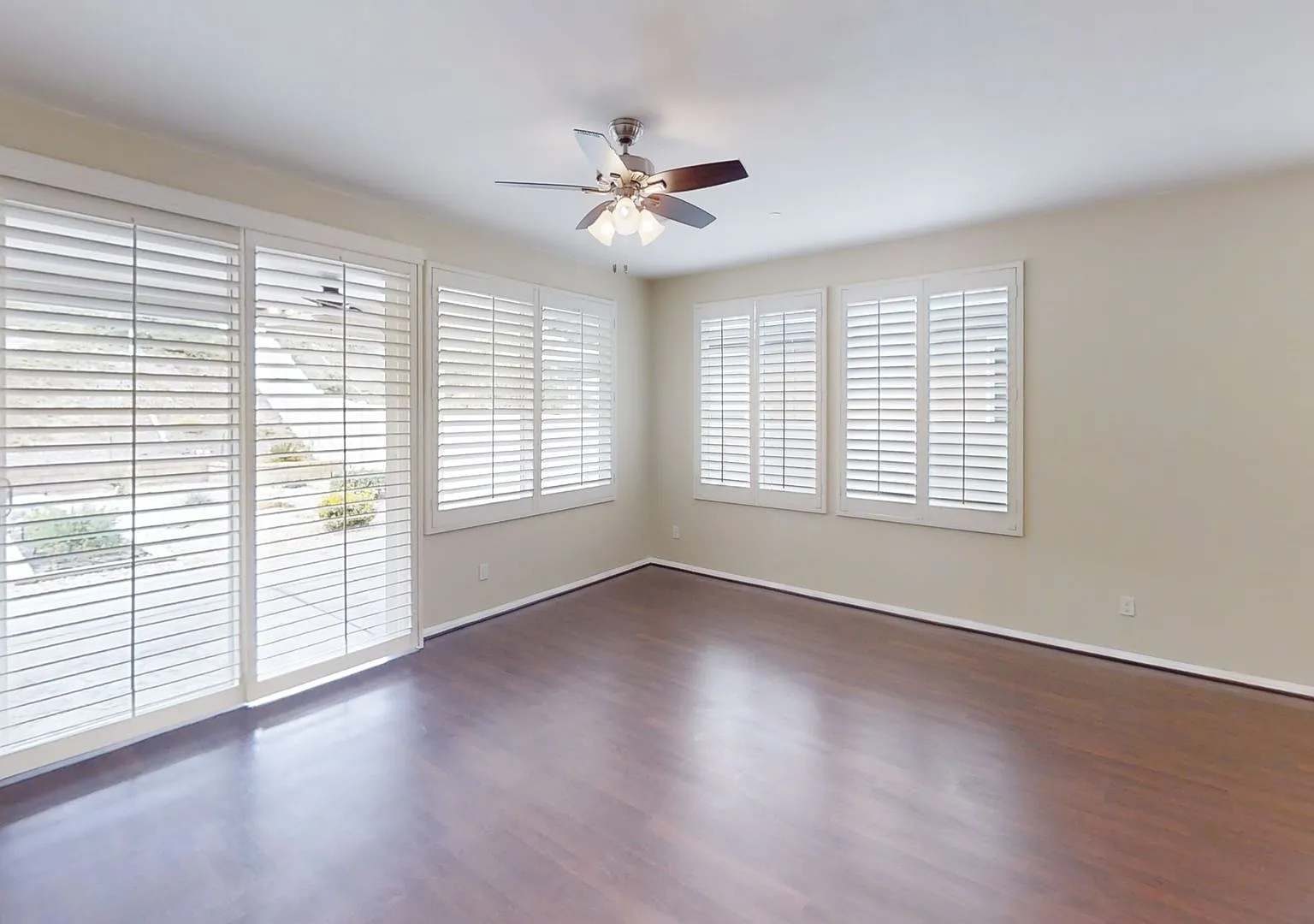 Your Perfect Retreat Awaits in The Vibrant Four Seasons 55+ Community! — Photo 4