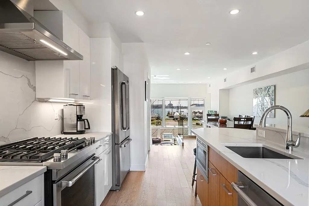 2 bed, 2.5 bath, 1435 sqft, $4,800 — Photo 4