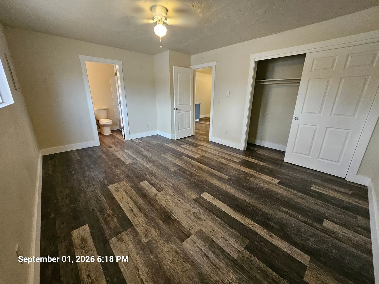 spacious 1 bedroom 1 bath — Photo 4