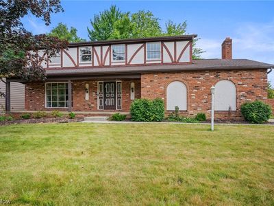 6602 Night Vista Dr, Parma, OH, 44129