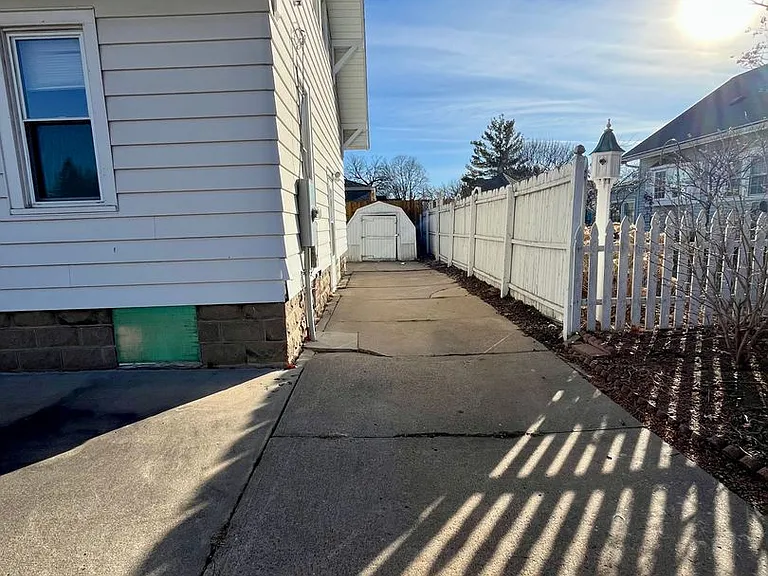 1603 Main St — Photo 15