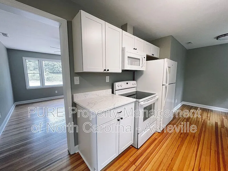 2 bed, 1.0 bath, 785 sqft, $1,950 — Photo 4