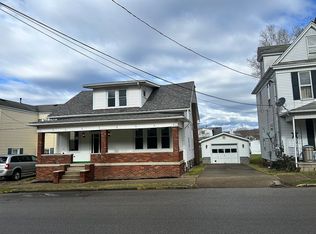 516 10th St, Moundsville, WV 26041