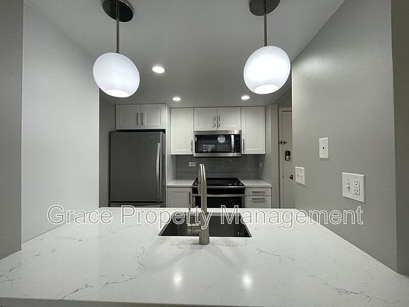 5th image of 400 S Lafayette St APT 605