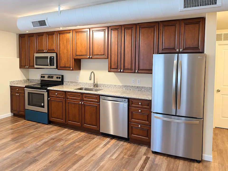 957 Prosperity Ave #101