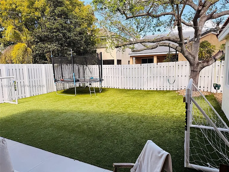 646 Stanton Dr — Photo 29