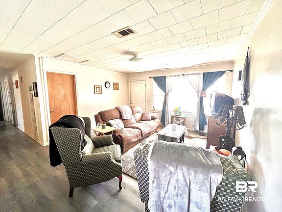 2nd image of 603 E Poplar St