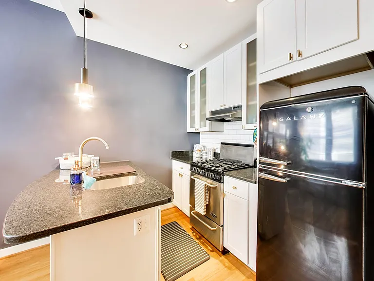 116 N Carolina Ave SE #302 — Photo 15