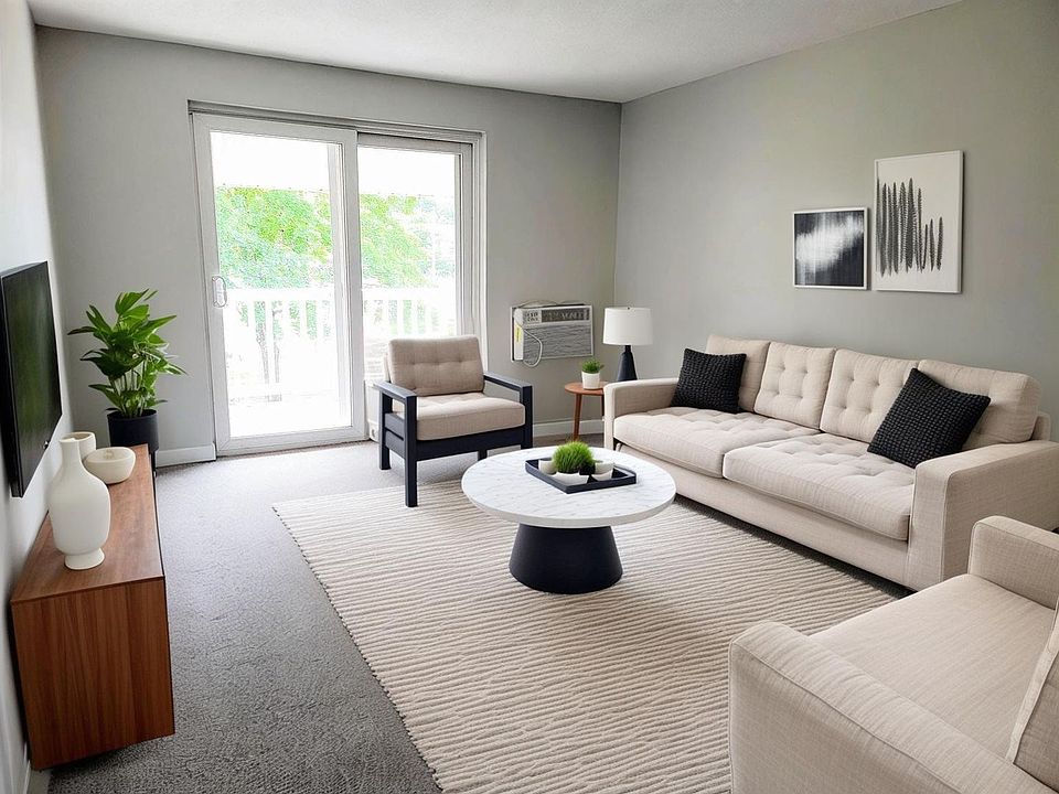 1st image of 205 Main St APT 121