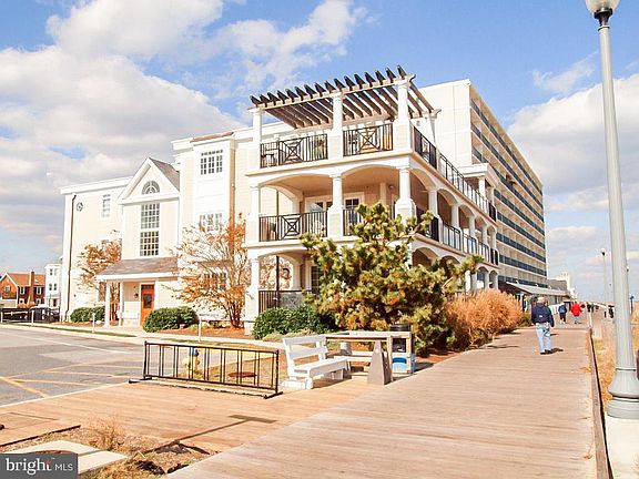 3rd image of 319 S Boardwalk #2