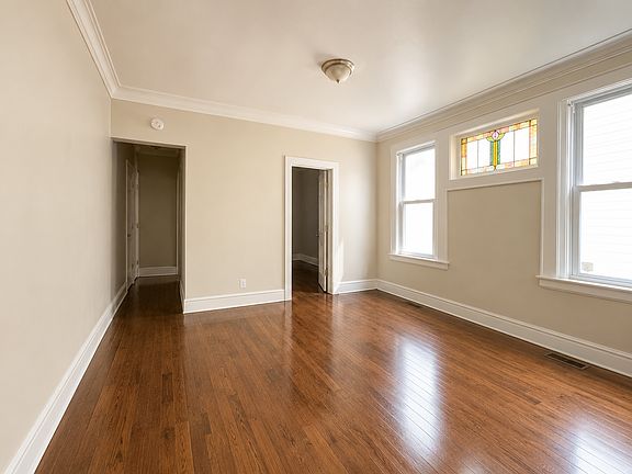 4th image of 86 Willoughby St #1B