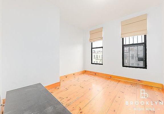 5th image of 1056 Willoughby Ave #4F