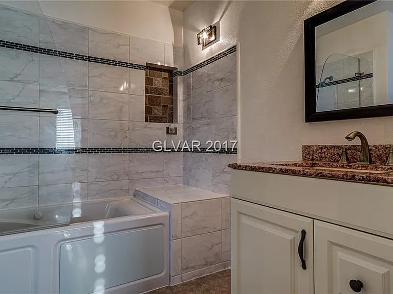132 Almendio Ln — Photo 6
