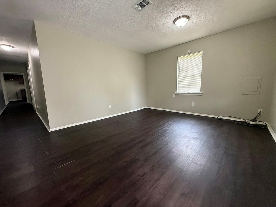 1st image of 284 Gaston Ave