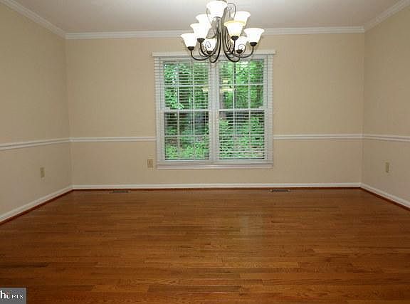 5th image of 9930 Derbyshire Ln