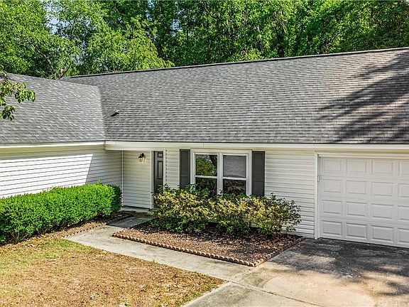 2nd image of 44 Cutler Drive