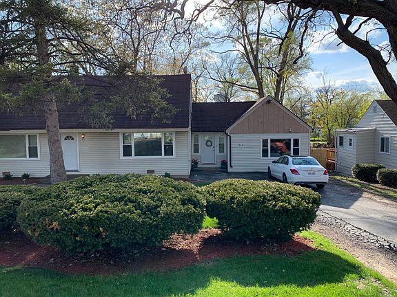 3rd image of 912 Idlewild Dr