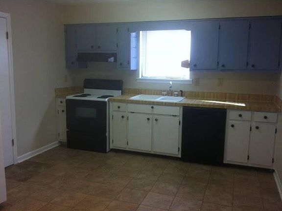 2nd image of 3464 Broxton Ln
