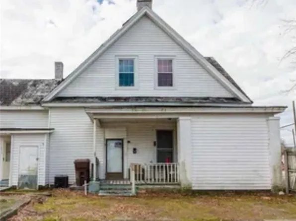 401 S Clinton Ave #A, Dunn, NC 28334