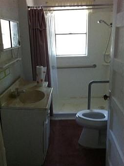 4th image of 204 W Main St