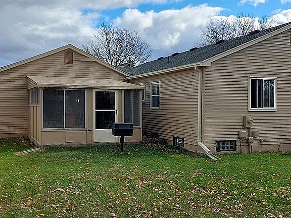 3rd image of 1438 Heritage Dr