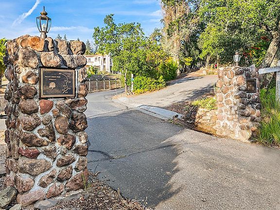 2nd image of 321 Dry Creek Road