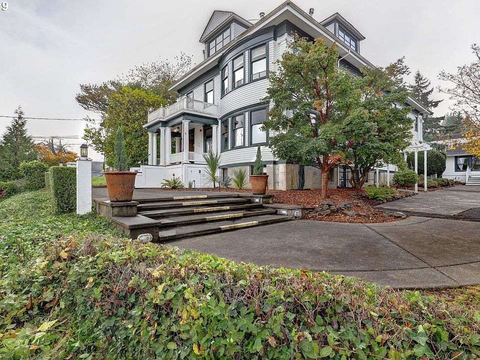 2nd image of 636 14th St