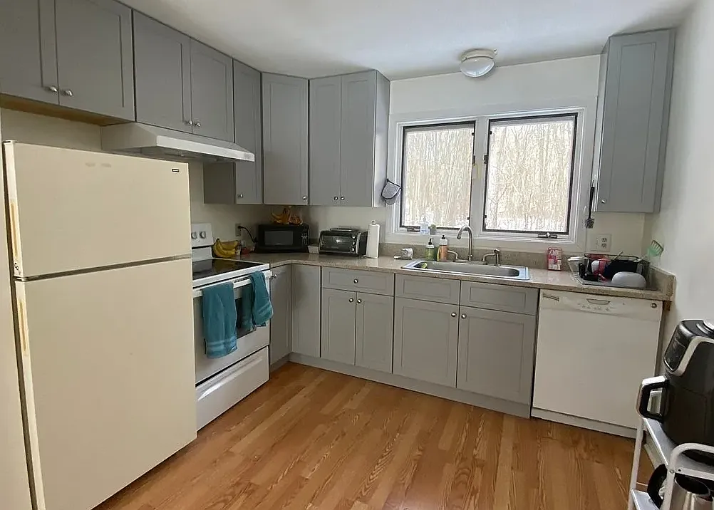 32 Salem Place - 1 — Photo 3