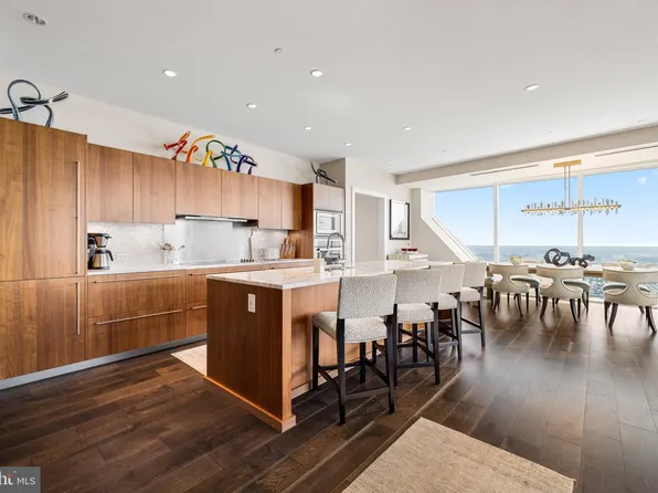 50 S 16th St Unit 5501, Philadelphia, PA 19102