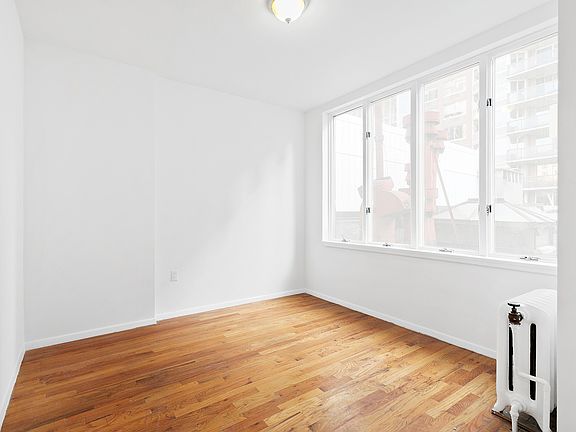 4th image of 267 W 90th St APT 5