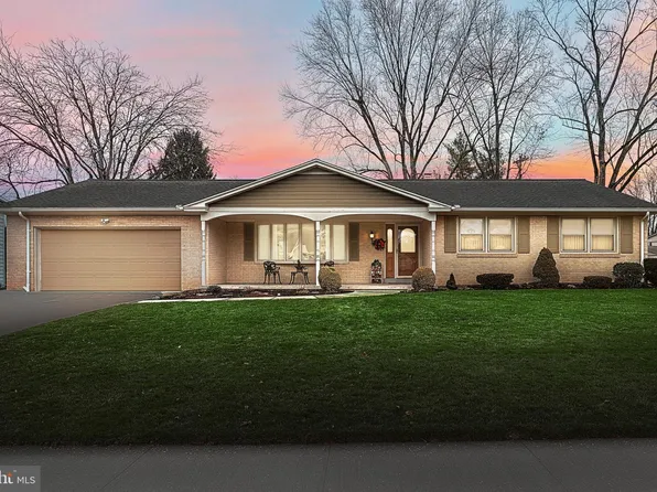 431 Hunting Park Ln, York, PA 17402