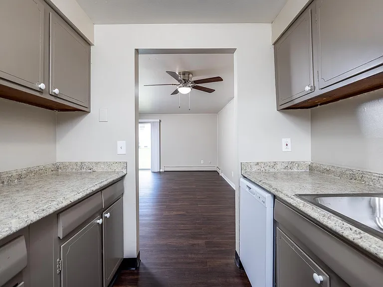 1 Gordon Pkwy — Photo 12