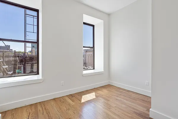 Rented by Skyhigh Realty NYC LLC | media 35
