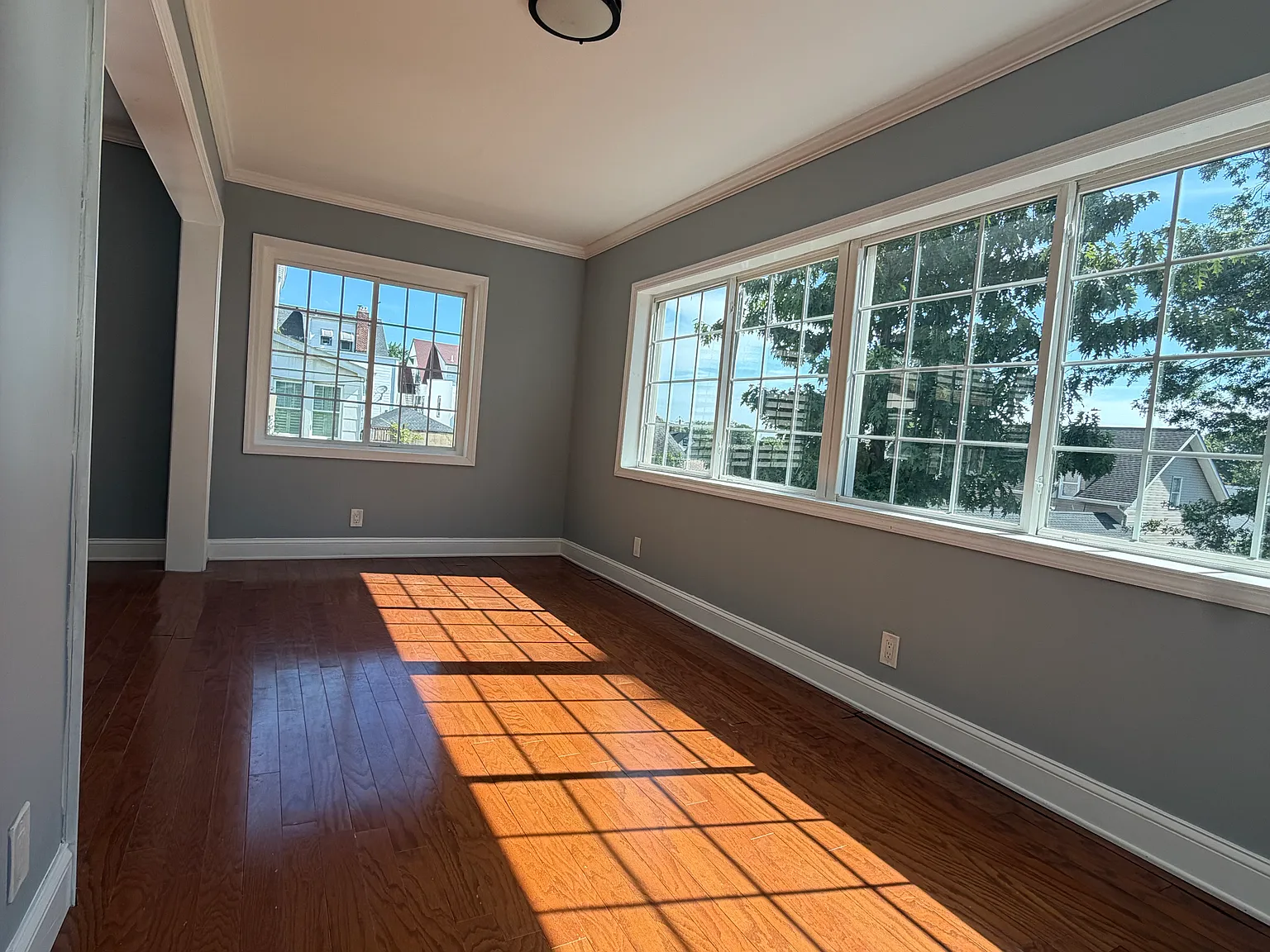 3 bed, 2.5 bath, 1500 sqft, $4,300 — Photo 4