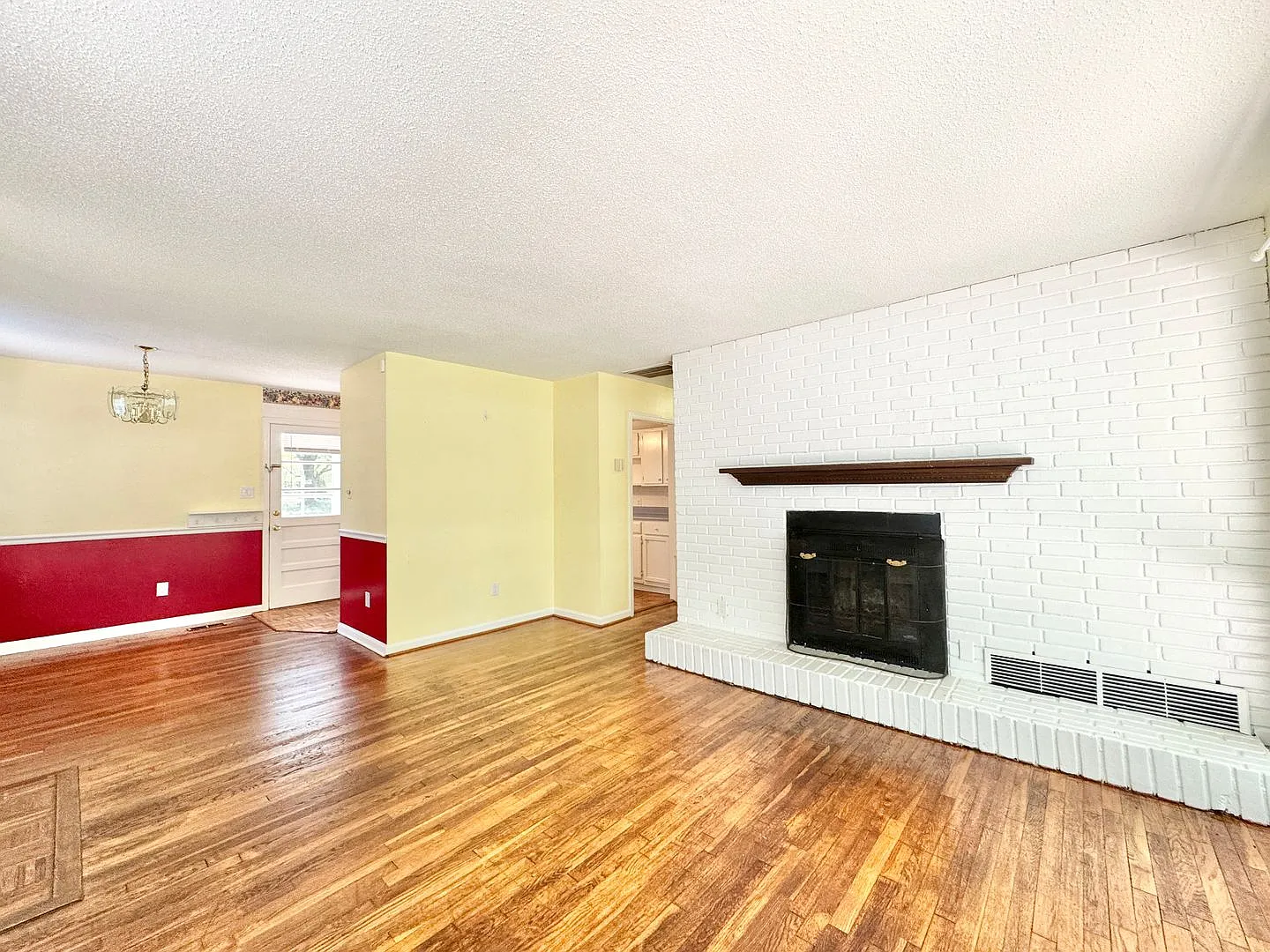 Beautiful Home with Great location — Photo 3