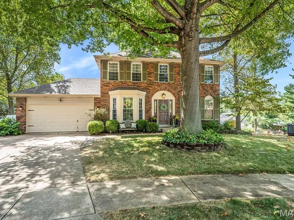 1427 Oakhall Manor Ct, Ballwin, MO 63021