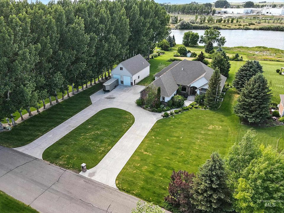 1st image of 974 W Riverview Dr