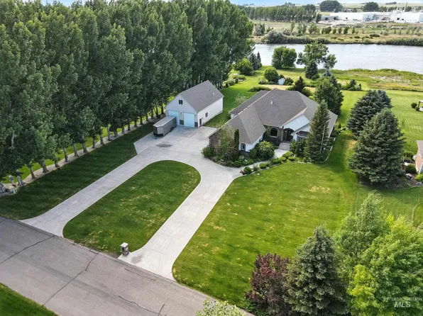 974 W Riverview Dr, Idaho Falls, ID 83401