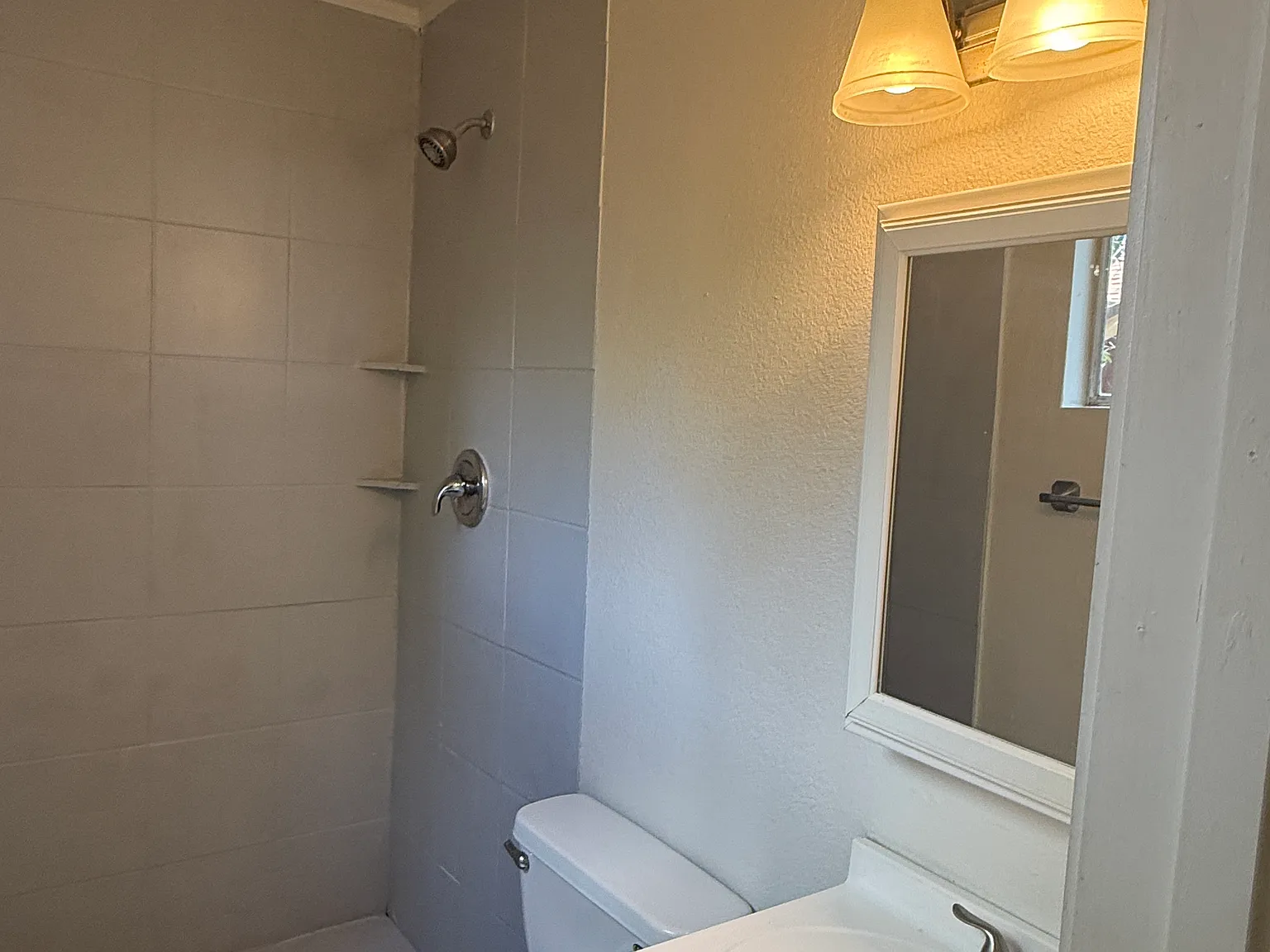 3 bed, 1030 sqft, $1,595 — Photo 2
