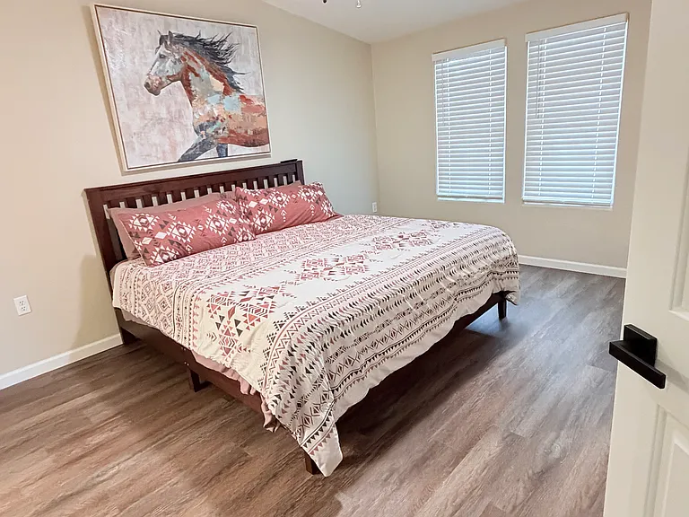 1136 W Calle Querida — Photo 6