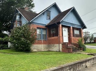 409 W Oldtown St, Galax, VA 24333