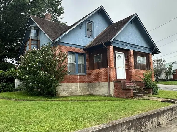 409 W Oldtown St, Galax, VA 24333