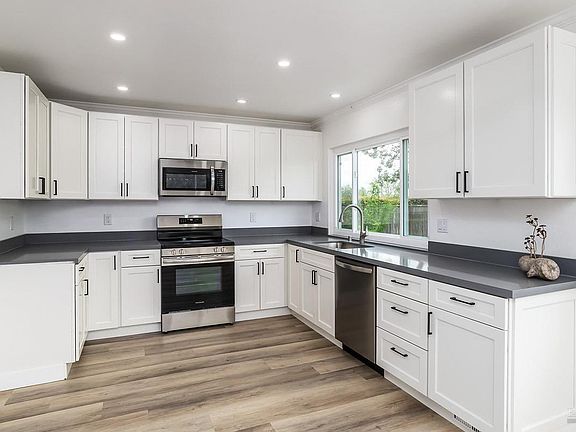 3rd image of 1255 Santa Ines Way