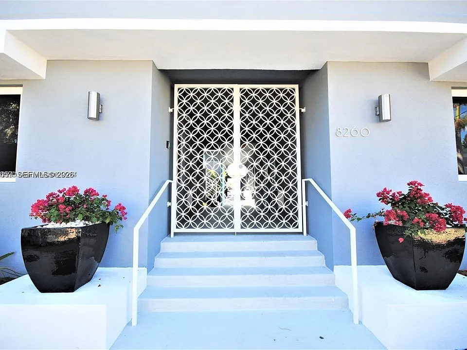 8260 Byron Ave #7
